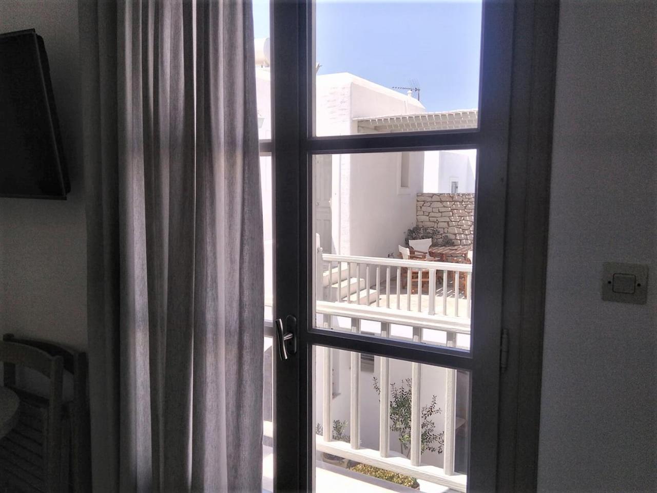 Despina'S Mare Aparthotel Naousa  Room photo